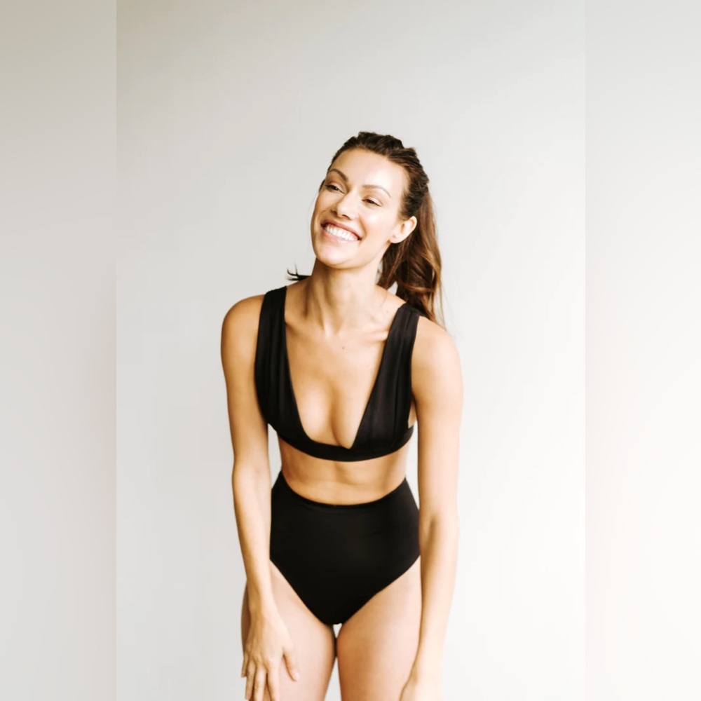 👙 LONDRE sustainable classic bikini